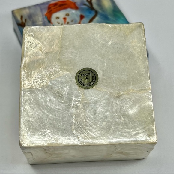 Capiz Shell Trinket Box, 3", Snowman, Hand Painted - Picture 6 of 9